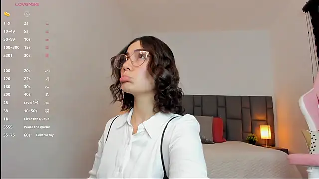 sara ospinna online show from November 12, 2025, 3:16 pm