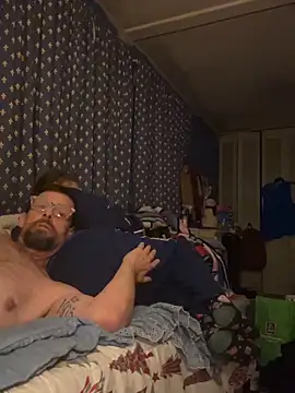 biggdaddyandqueenn online show from December 15, 2025, 1:44 am