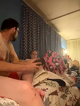 biggdaddyandqueenn online show from November 24, 2025, 7:08 am