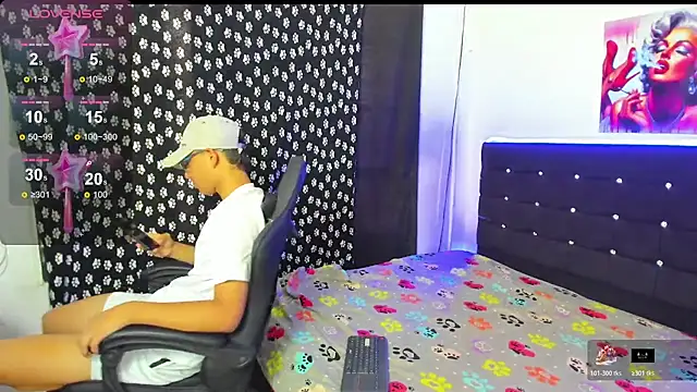 Snapshot of Camilo_hot_21 chatting on November 3, 2025, 10:02 pm Camilo hot 21 online show from November 3, 2025, 10:02 pm