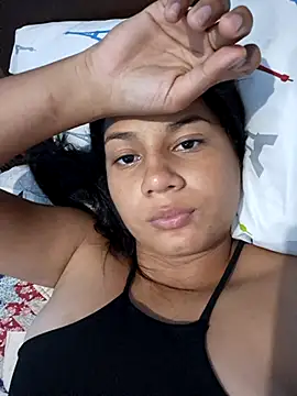 lapicarona18 online show from November 13, 2025, 1:42 am