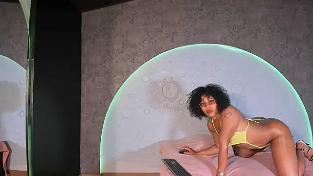 Shanelsmith online show from February 19, 2026, 10:18 pm