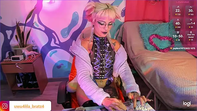 Lila bratzz online show from July 25, 2026, 1:46 am