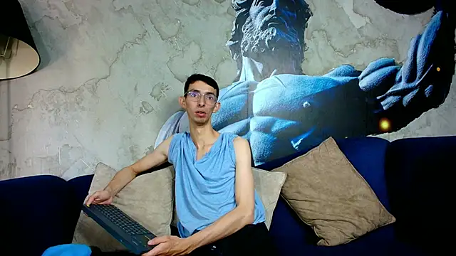 ZyroNight online show from November 7, 2025, 2:32 pm