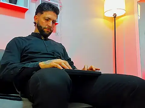 Supreme Alpha online show from November 30, 2025, 8:31 pm