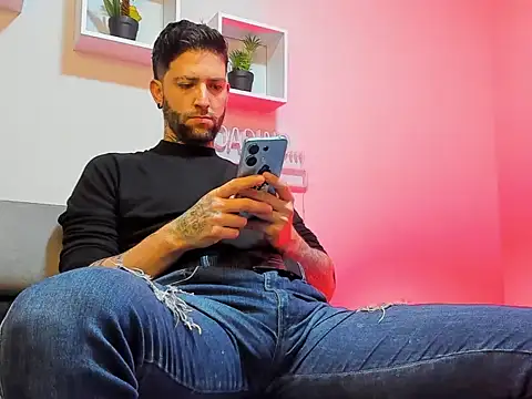 Supreme Alpha online show from November 11, 2025, 2:50 am