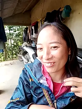 oanh-oanhbay online show from December 22, 2025, 4:56 am