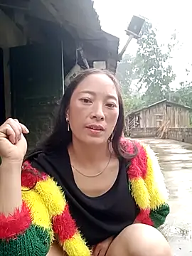 oanh-oanhbay online show from December 18, 2025, 2:38 am