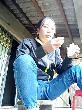 oanh-oanhbay online show from November 25, 2025, 8:58 am