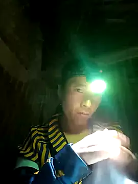 oanh-oanhbay online show from November 20, 2025, 12:06 pm