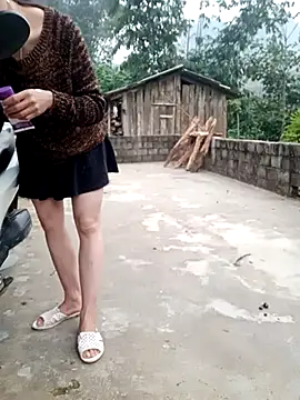 oanh-oanhbay online show from December 16, 2025, 12:15 am