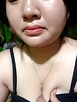 Bee-bgolden online show from November 8, 2025, 7:45 am