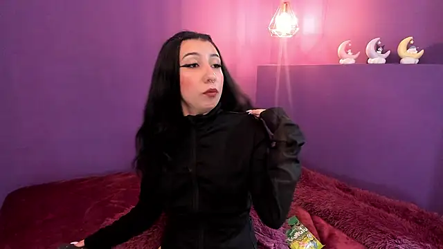 Isabella Crofts online show from February 26, 2026, 3:06 am