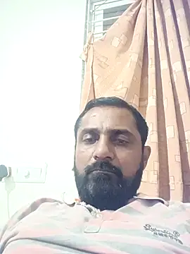 RubyEntity online show from November 6, 2025, 4:44 pm