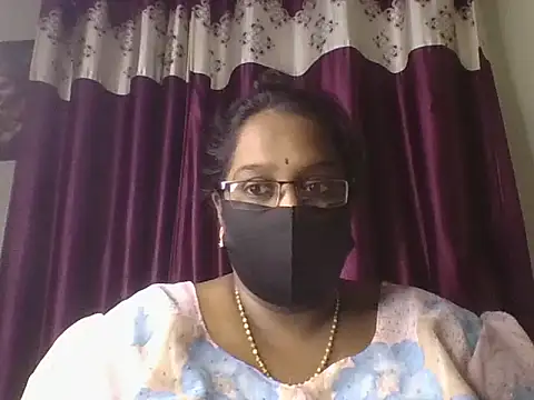 Snapshot of hootypriya chatting on June 10, 2026, 5:14 pm hootypriya online show from June 10, 2026, 5:14 pm