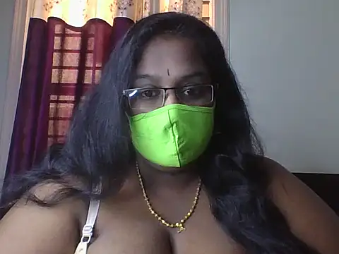 Snapshot of hootypriya chatting on May 12, 2026, 9:04 am hootypriya online show from May 12, 2026, 9:04 am