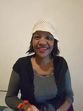 Snapshot of Mommy_Sienna chatting on June 6, 2026, 4:34 pm Mommy Sienna online show from June 6, 2026, 4:34 pm