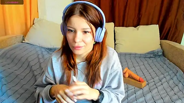 Eva purrr  online show from March 10, 2026, 7:12 am