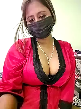 LoveLy-Soneya online show from April 17, 2026, 11:07 pm