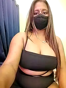 LoveLy-Soneya online show from March 2, 2026, 10:27 pm