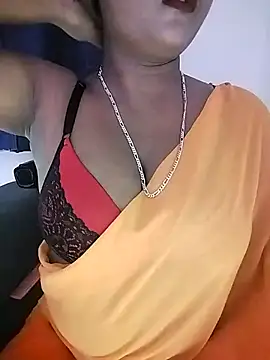 Snapshot of LoveLy-Soneya chatting on June 3, 2026, 2:18 pm LoveLy-Soneya online show from June 3, 2026, 2:18 pm