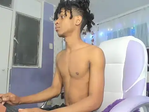 Snapshot of Santy_bigcock_01 chatting on November 5, 2025, 11:13 am Santy bigcock 01 online show from November 5, 2025, 11:13 am