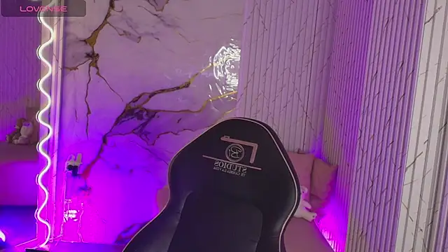 PEACHY TAY online show from March 24, 2026, 11:54 am