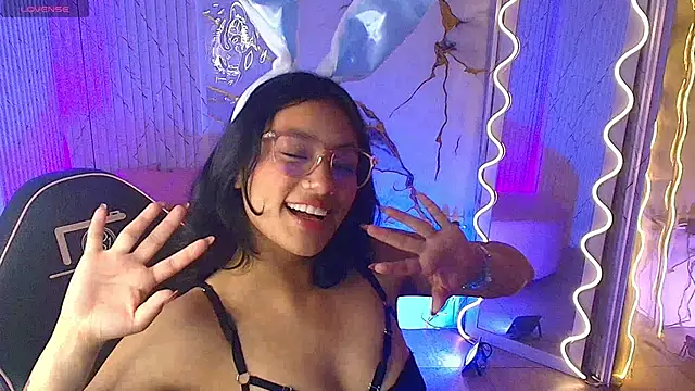 PEACHY TAY online show from April 14, 2026, 11:37 am