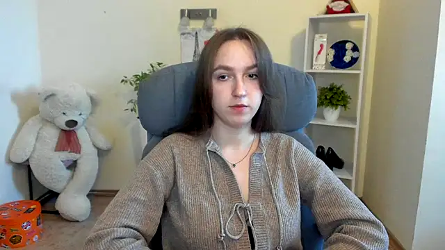 Nesie-Stoun online show from November 18, 2025, 9:56 am