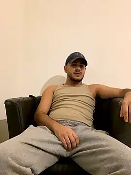 MorenoVelvet online show from January 18, 2026, 4:32 pm