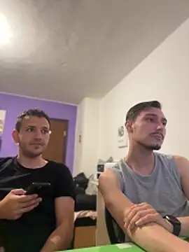 mihneaxxx online show from April 20, 2026, 9:05 pm