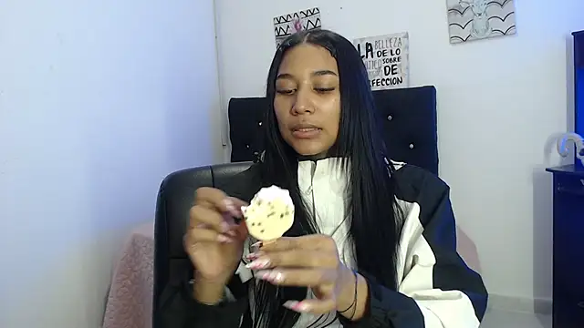 lyam ebony  online show from February 7, 2026, 9:23 pm