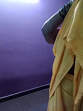 Snapshot of savithasree chatting on November 5, 2025, 11:35 am savithasree online show from November 5, 2025, 11:35 am