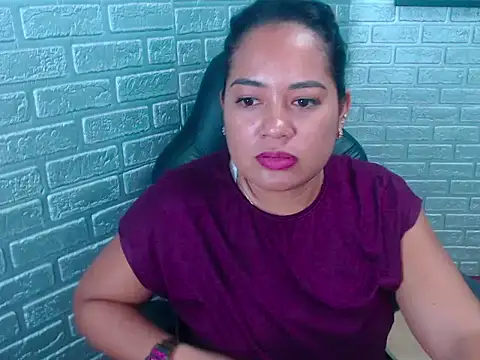 Snapshot of Bella_Summers_ chatting on November 5, 2025, 3:37 pm Bella Summers online show from November 5, 2025, 3:37 pm