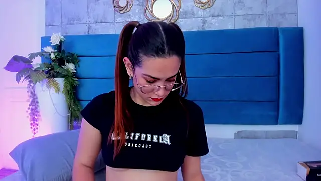 Snapshot of SaraAlvarezx chatting on March 6, 2026, 4:40 am SaraAlvarezx online show from March 6, 2026, 4:40 am