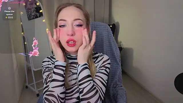 IsabelleBliz online show from March 4, 2026, 9:33 pm