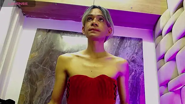 Caitlyn-Joness  online show from November 19, 2025, 12:05 pm