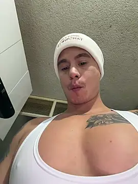 Snapshot of RaySullivan chatting on February 5, 2026, 2:57 pm RaySullivan online show from February 5, 2026, 2:57 pm