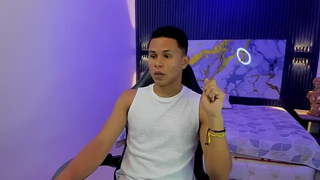 Snapshot of Liams18 chatting on April 6, 2026, 2:40 am Liams18 online show from April 6, 2026, 2:40 am