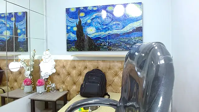 Snapshot of Liams18 chatting on December 14, 2025, 9:20 pm Liams18 online show from December 14, 2025, 9:20 pm