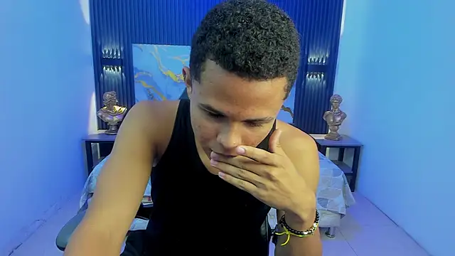 Snapshot of Liams18 chatting on April 5, 2026, 1:23 am Liams18 online show from April 5, 2026, 1:23 am