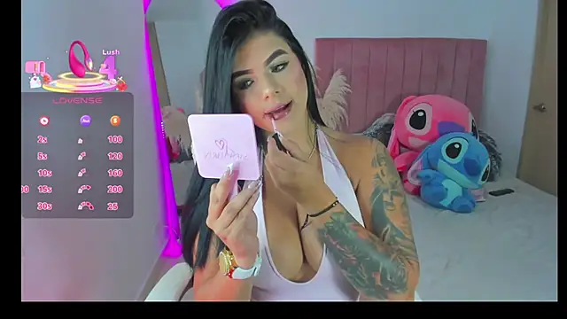 Janettcruz online show from November 21, 2025, 11:37 pm