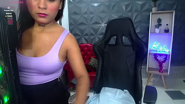 Scandarkmarie online show from December 20, 2025, 6:33 pm