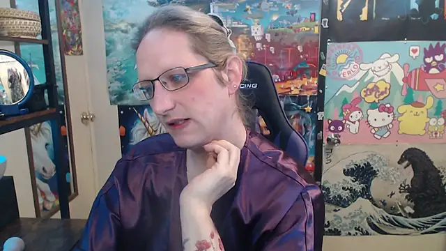 Savanah Banana  online show from April 5, 2026, 9:27 am