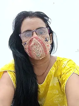 sanjana077 online show from April 19, 2026, 12:44 am