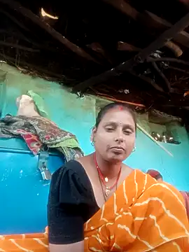 Snapshot of MiniBeast_2 chatting on November 6, 2025, 4:38 am MiniBeast 2 online show from November 6, 2025, 4:38 am