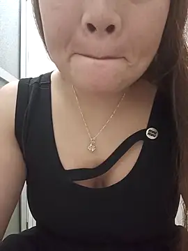 linh-xinh18 online show from November 7, 2025, 5:17 pm