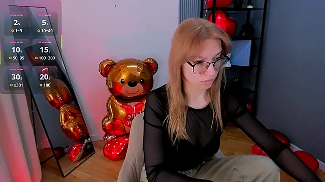 CindyMoriLove online show from February 12, 2026, 6:13 am