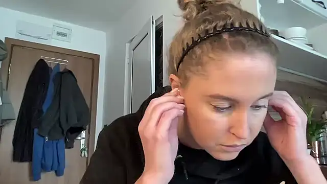 Ameli8 online show from February 12, 2026, 1:00 pm