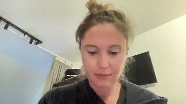 Snapshot of Ameli8 chatting on April 25, 2026, 6:05 pm Ameli8 online show from April 25, 2026, 6:05 pm